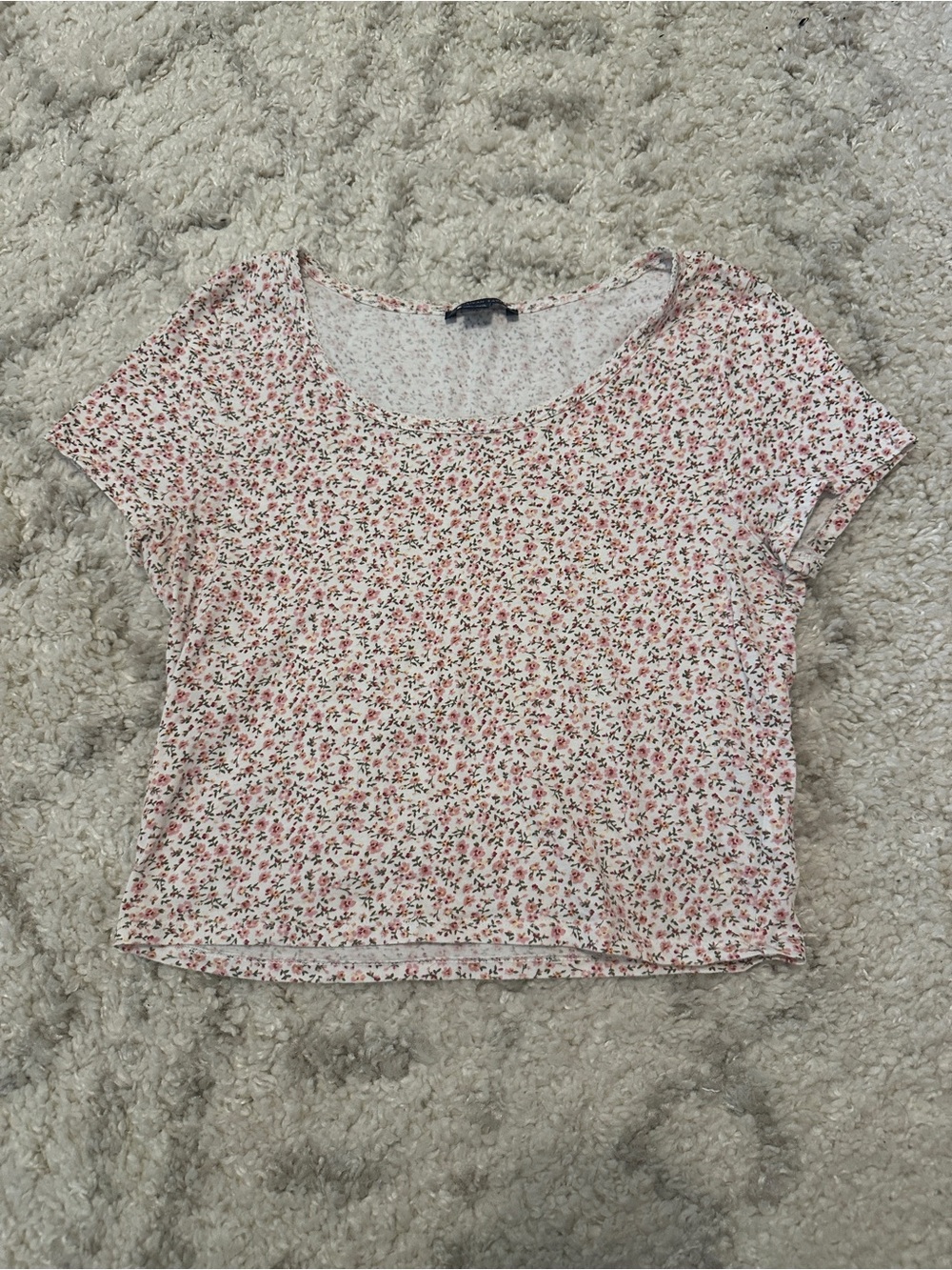 american eagle cropped floral tee